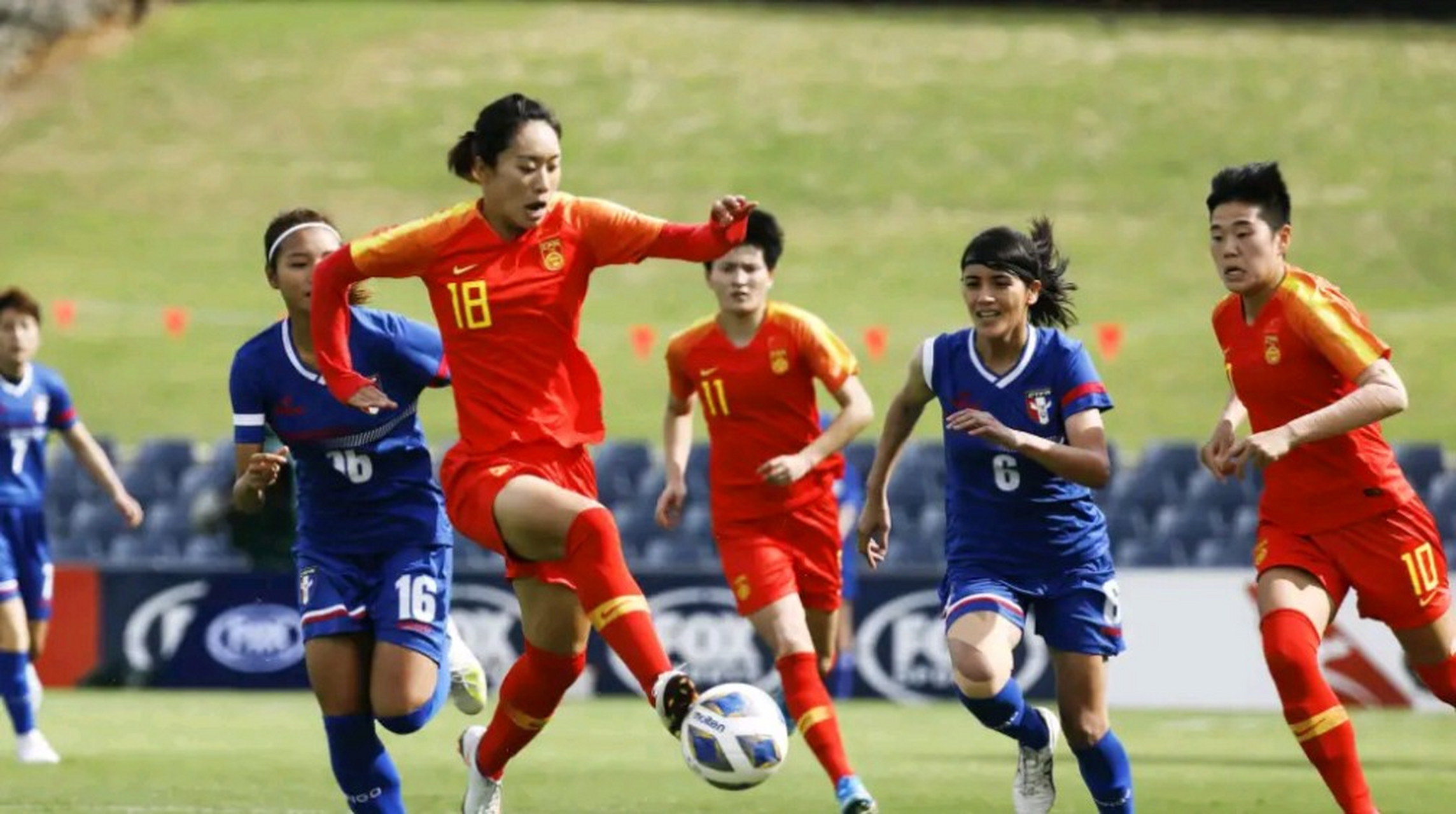 关于国际足坛最新：女子比赛中的激烈竞争！的信息